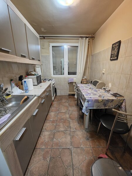 1 Decembrie 1918, intersectie Postavarul, 15 minute metrou, la Auchan