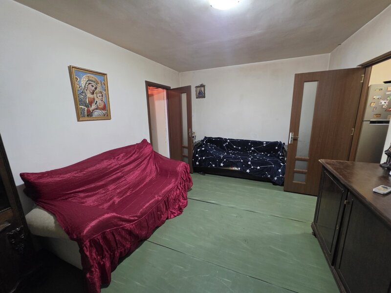 1 Decembrie 1918, intersectie Postavarul, 15 minute metrou, la Auchan