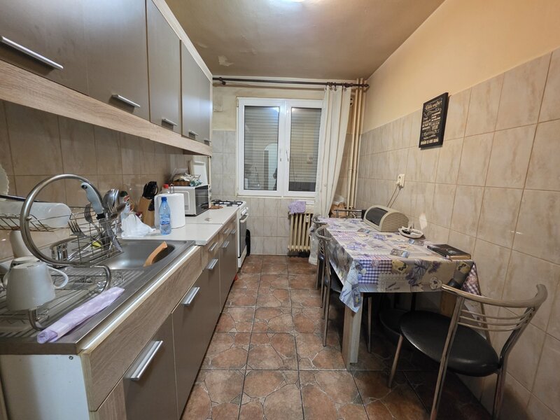 1 Decembrie 1918, intersectie Postavarul, 15 minute metrou, la Auchan