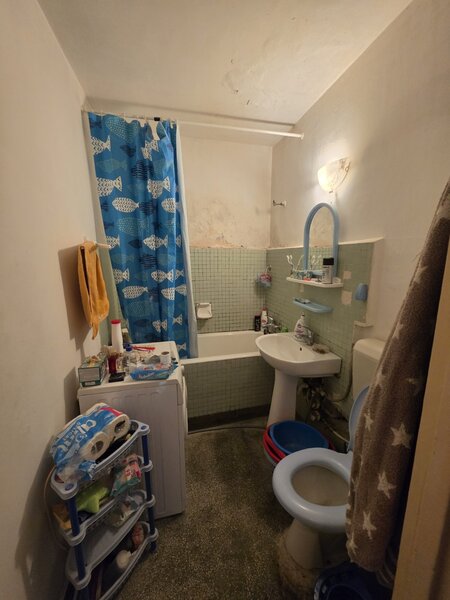 1 Decembrie 1918, intersectie Postavarul, 15 minute metrou, la Auchan