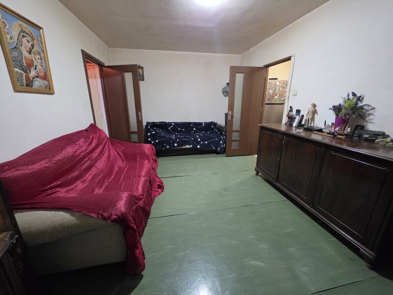 1 Decembrie 1918, intersectie Postavarul, 15 minute metrou, la Auchan